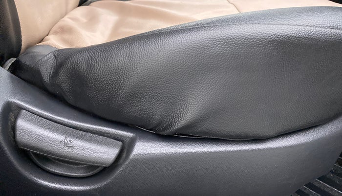 2018 Hyundai Grand i10 SPORTZ 1.2 KAPPA VTVT, Petrol, Manual, 14,903 km, Driver Side Adjustment Panel