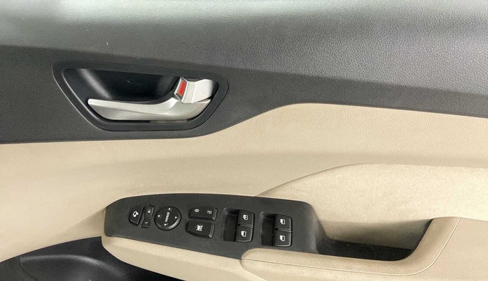 2020 Hyundai Verna SX 1.5 VTVT, Petrol, Manual, 47,841 km, Driver Side Door Panels Control