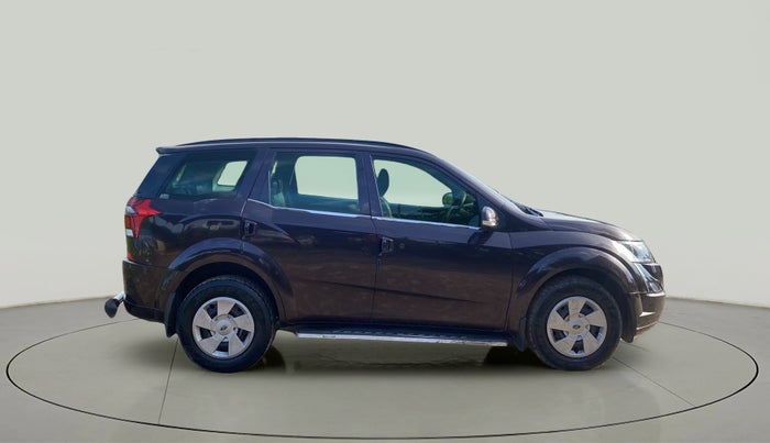 2018 Mahindra XUV500 W5, Diesel, Manual, 96,910 km, Right Side View