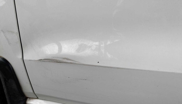 2011 Volkswagen Polo HIGHLINE1.2L, Petrol, Manual, 19,224 km, Front passenger door - Minor scratches
