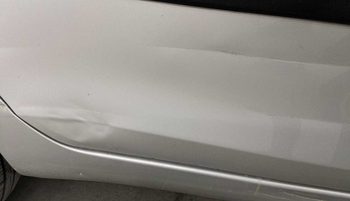 2016 Maruti Swift Dzire VDI ABS, Diesel, Manual, 66,181 km, Right rear door - Minor scratches