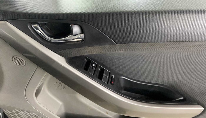 2019 Tata NEXON XZA PLUS PETROL, Petrol, Automatic, 30,309 km, Driver Side Door Panels Control