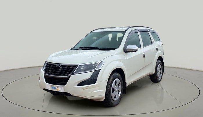 2021 Mahindra XUV500 W5, Diesel, Manual, 31,635 km, Left Front Diagonal