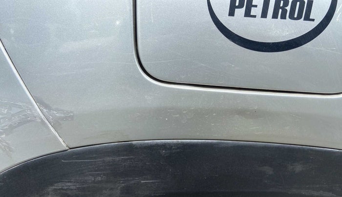 2016 Renault Kwid RXT 1.0 (O), Petrol, Manual, 57,164 km, Right quarter panel - Slightly dented