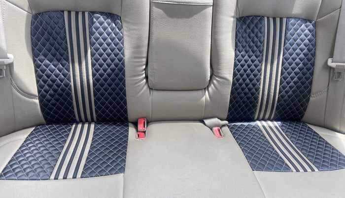 2017 Maruti Dzire ZDI PLUS AMT, Diesel, Automatic, 70,953 km, Second-row right seat - Cover slightly stained