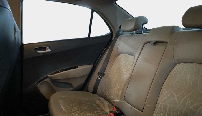 2015 Hyundai Xcent S 1.2, Petrol, Manual, 1,11,546 km, Right Side Rear Door Cabin