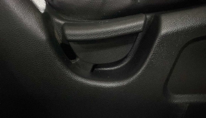 2015 Hyundai Elite i20 MAGNA 1.2, Petrol, Manual, 80,044 km, Driver Side Adjustment Panel