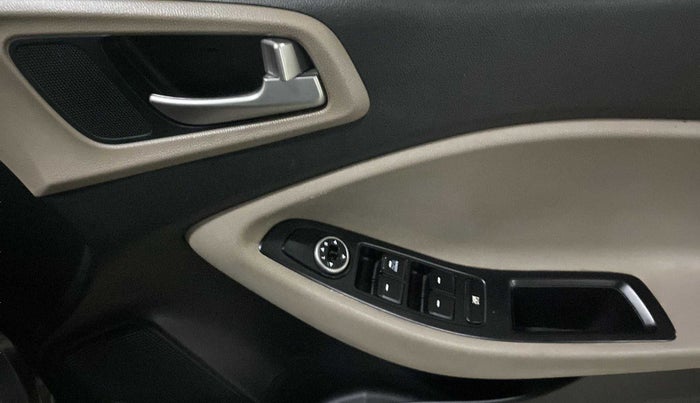 2015 Hyundai Elite i20 MAGNA 1.2, Petrol, Manual, 80,044 km, Driver Side Door Panels Control