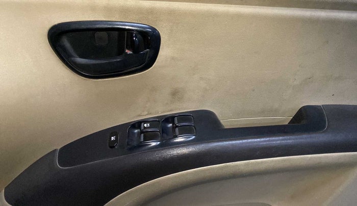 2010 Hyundai i10 MAGNA 1.2, Petrol, Manual, 80,767 km, Driver Side Door Panels Control