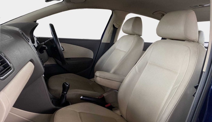 2013 Volkswagen Vento HIGHLINE 1.6 MPI, Petrol, Manual, 52,734 km, Right Side Front Door Cabin
