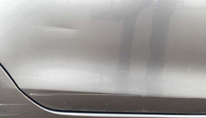2014 Maruti Swift Dzire VDI, Diesel, Manual, 1,08,111 km, Right rear door - Minor scratches
