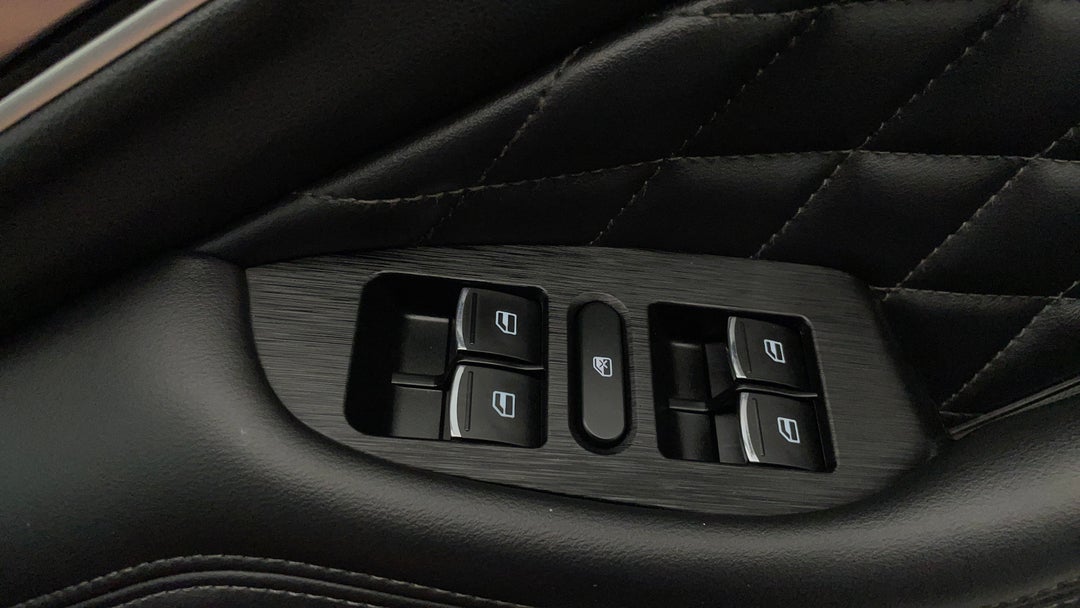 2022 GWM Ute Cannon-X (4x4), Automatic, 48582 km, Drivers Side Door Panel Controls