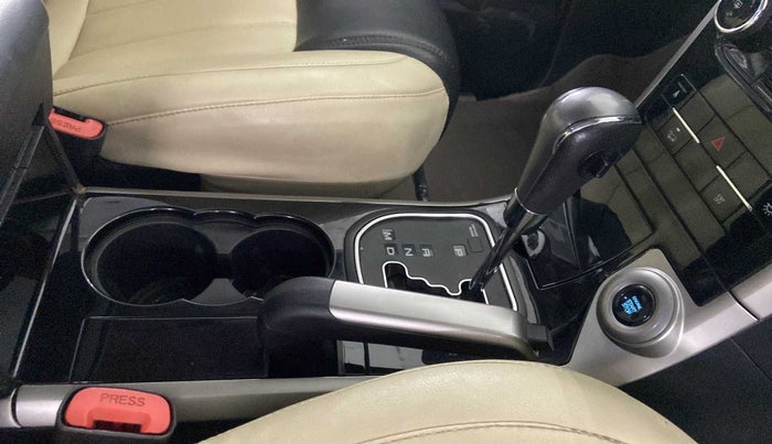 2019 Mahindra XUV500 W9 AT, Diesel, Automatic, 40,398 km, Gear Lever