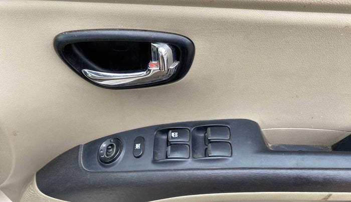 2010 Hyundai i10 MAGNA 1.2, Petrol, Manual, 67,849 km, Driver Side Door Panels Control