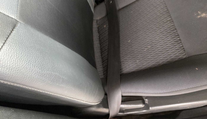 2014 Maruti Wagon R Stingray VXI, Petrol, Manual, 64,075 km, Driver seat - Cover slightly torn