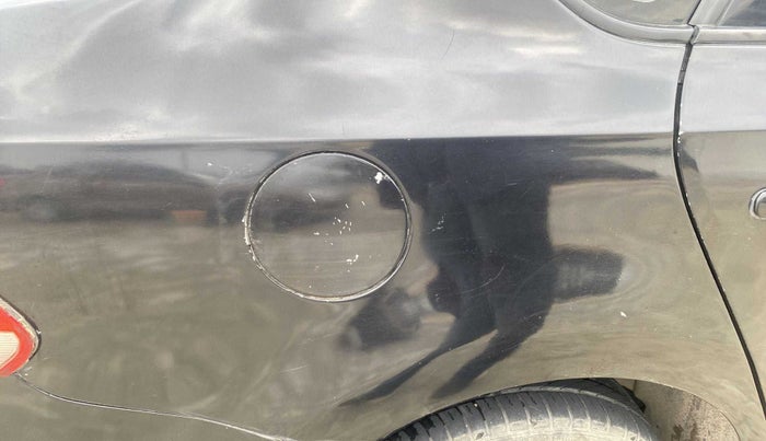 2013 Volkswagen Vento HIGHLINE DIESEL 1.6, Diesel, Manual, 83,708 km, Right quarter panel - Minor scratches