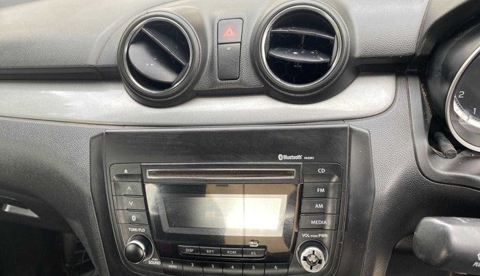 2019 Maruti Swift VXI, Petrol, Manual, 25,984 km, Infotainment system - Button has minor damage