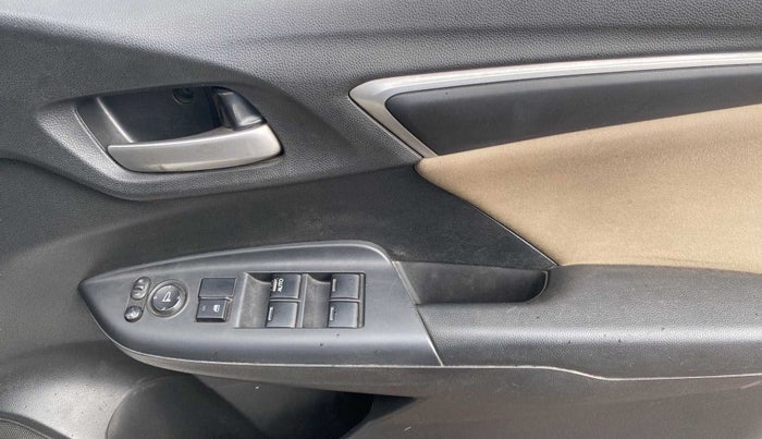 2015 Honda Jazz 1.2L I-VTEC V, CNG, Manual, 98,853 km, Driver Side Door Panels Control