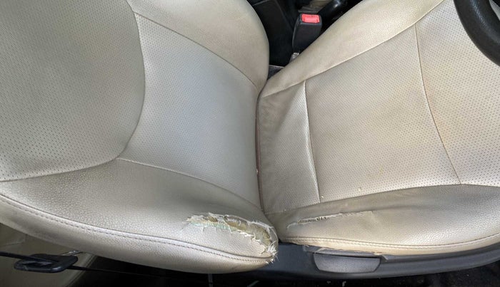2018 Hyundai Eon ERA +, Petrol, Manual, 50,458 km, Driver seat - Cover slightly torn