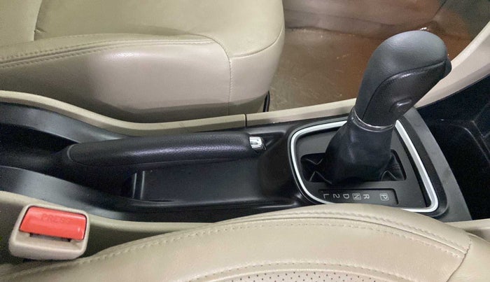 2019 Maruti Ciaz ALPHA  AT 1.5 SHVS PETROL, Petrol, Automatic, 52,791 km, Gear Lever