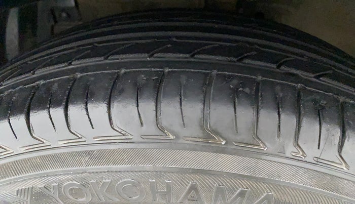 2012 Maruti Swift Dzire VDI, Diesel, Manual, 82,041 km, Left Front Tyre Tread