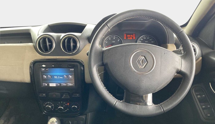 2014 Renault Duster 110 PS RXZ DIESEL, Diesel, Manual, 66,615 km, Steering Wheel Close Up