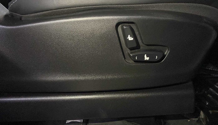 2019 MG HECTOR SHARP 1.5 DCT PETROL, Petrol, Automatic, 18,888 km, Driver Side Adjustment Panel