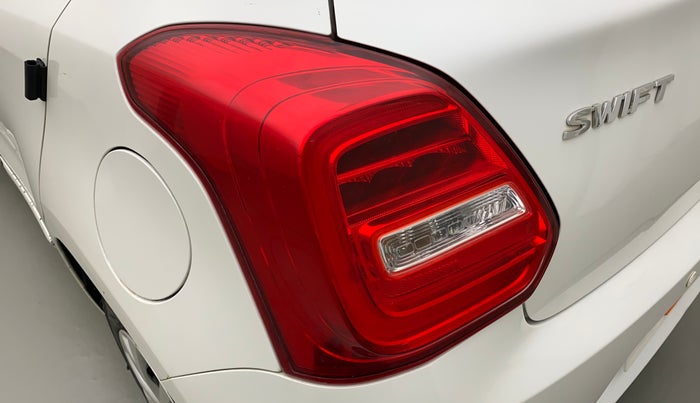 2018 Maruti Swift VXI, Petrol, Manual, 34,966 km, Left tail light - Minor scratches