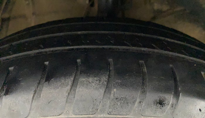 2018 Maruti Swift VXI, Petrol, Manual, 34,966 km, Right Front Tyre Tread