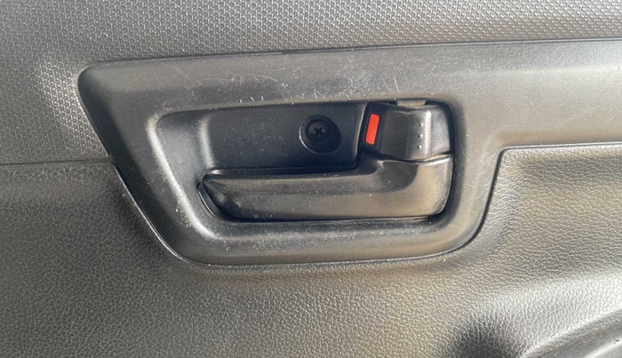2020 Maruti S PRESSO VXI+, Petrol, Manual, 63,790 km, Driver Side Door Panels Control
