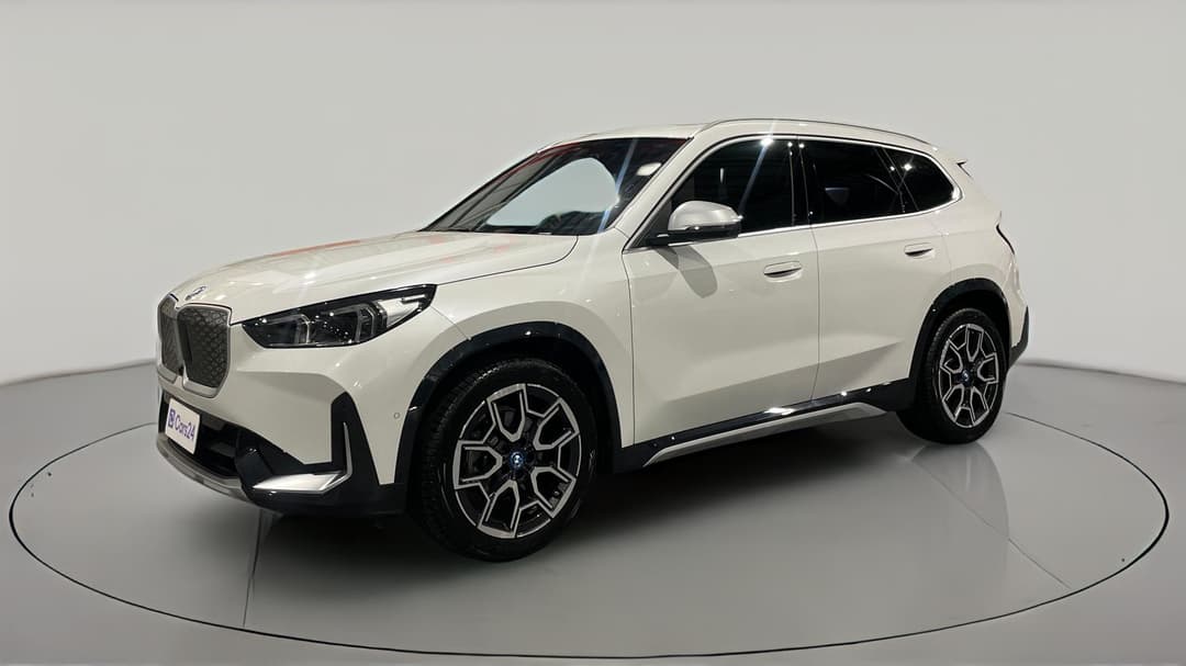 2024 BMW Ix1 Edrive20 Xline, Automatic, 46578 km, Left Front Diagonal (45- Degree) View