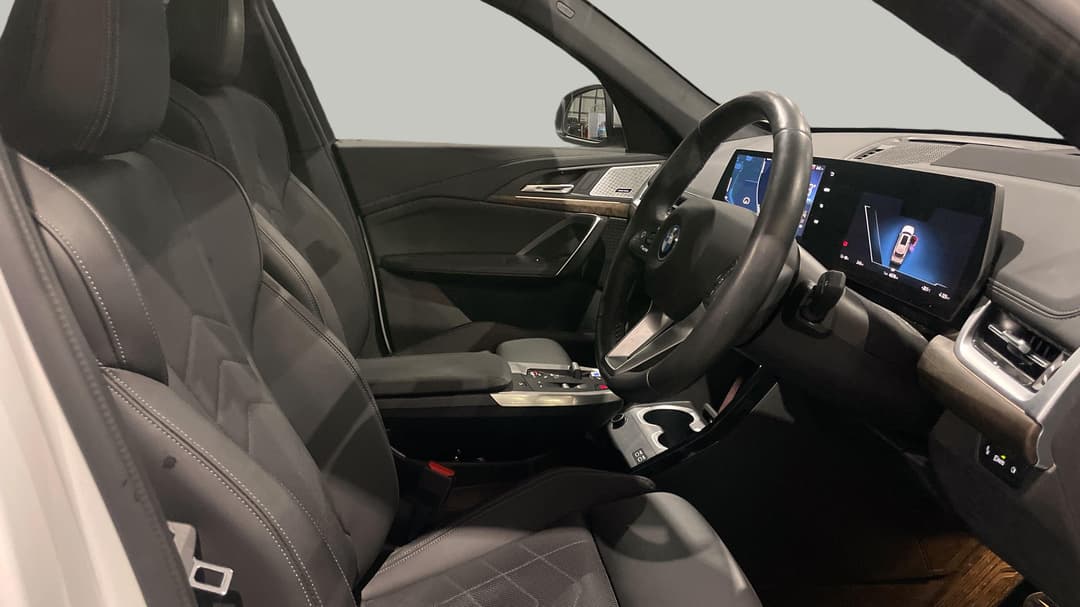2024 BMW Ix1 Edrive20 Xline, Automatic, 46578 km, Right Side Front Door Cabin View