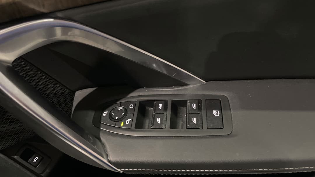 2024 BMW Ix1 Edrive20 Xline, Automatic, 46578 km, Drivers Side Door Panel Controls