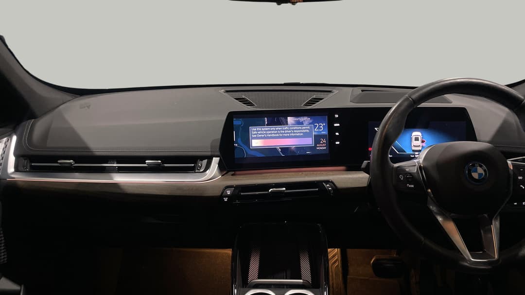 2024 BMW Ix1 Edrive20 Xline, Automatic, 46578 km, Dashboard View