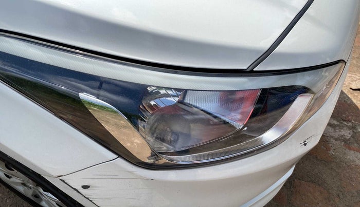 2017 Hyundai Elite i20 MAGNA 1.2, Petrol, Manual, 42,120 km, Right headlight - Minor scratches