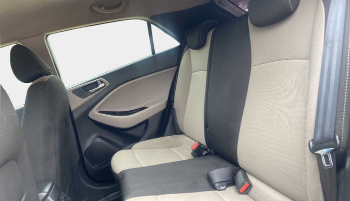 2015 Hyundai Elite i20 ASTA 1.2, Petrol, Manual, 79,427 km, Right Side Rear Door Cabin
