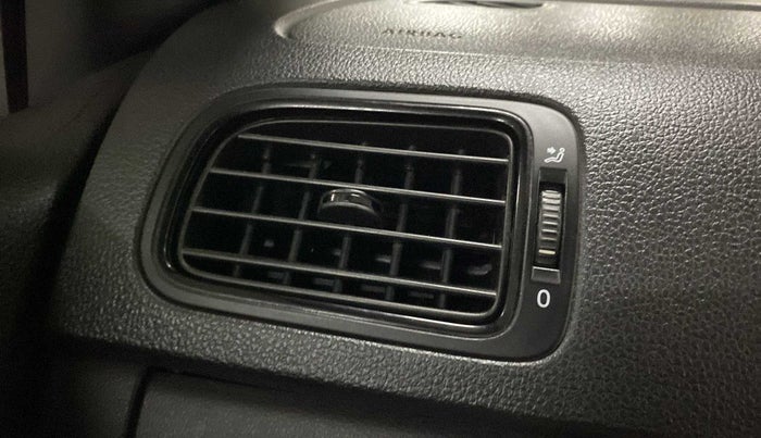 2018 Volkswagen Polo TRENDLINE 1.0L, Petrol, Manual, 53,188 km, AC Unit - Front vent has minor damage