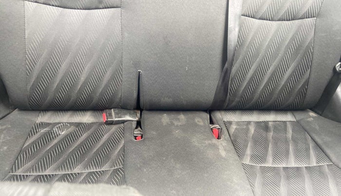 2012 Maruti Swift VXI, Petrol, Manual, 1,12,795 km, Second-row right seat - Cover slightly stained