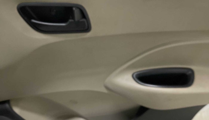 2020 Hyundai NEW SANTRO MAGNA 1.1 CORPORATE EDITION, Petrol, Manual, 36,945 km, Driver Side Door Panels Control