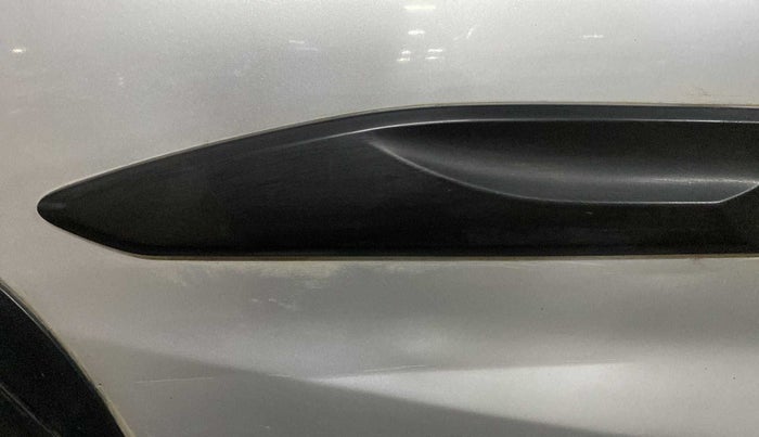 2017 Honda WR-V 1.2L I-VTEC VX MT, Petrol, Manual, 36,574 km, Right rear door - Line - Paint ok & Dent >8 inch(on criase line)