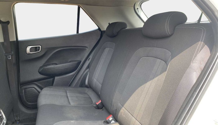 2019 Hyundai VENUE SX PLUS 1.0 TURBO DCT, Petrol, Automatic, 31,745 km, Right Side Rear Door Cabin