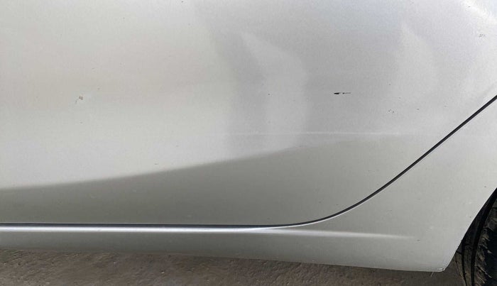 2018 Maruti Ciaz SIGMA DIESEL 1.3, Diesel, Manual, 74,088 km, Rear left door - Minor scratches