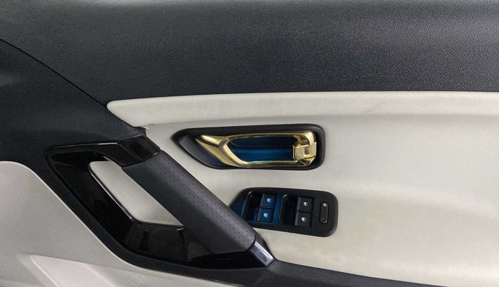 2021 Tata Safari XZA PLUS GOLD, Diesel, Automatic, 20,711 km, Driver Side Door Panels Control