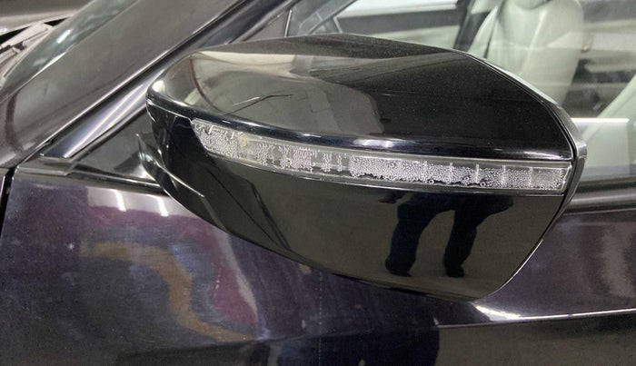 2021 Tata Safari XZA PLUS GOLD, Diesel, Automatic, 20,711 km, Left rear-view mirror - Indicator light has minor damage
