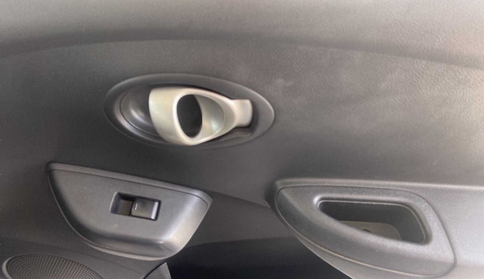 2018 Datsun Go T, Petrol, Manual, 29,435 km, Driver Side Door Panels Control