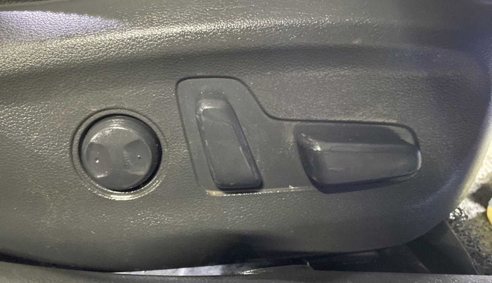 2018 Hyundai New Elantra 1.6 SX (O) AT DIESEL, Diesel, Automatic, 48,054 km, Driver Side Adjustment Panel