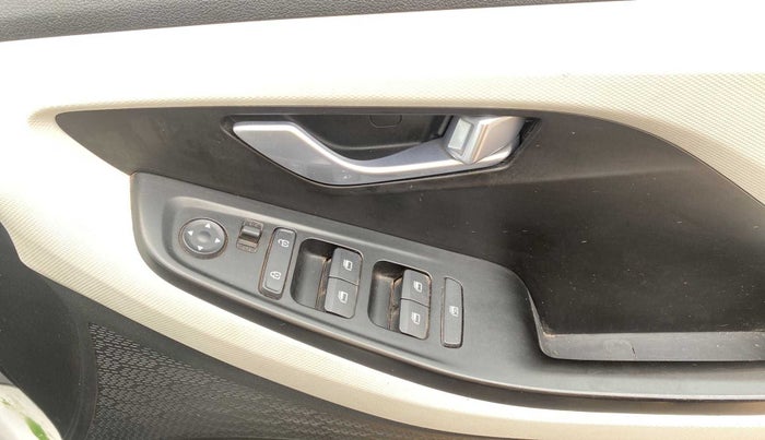 2020 Hyundai Creta S 1.5 PETROL, Petrol, Manual, 17,642 km, Driver Side Door Panels Control