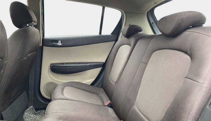 2014 Hyundai i20 SPORTZ 1.2, Petrol, Manual, 57,875 km, Right Side Rear Door Cabin