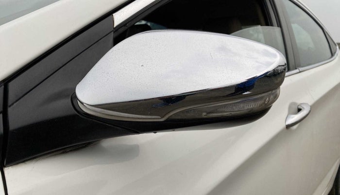 2016 Hyundai Verna FLUIDIC 4S 1.4 VTVT, Petrol, Manual, 58,781 km, Left rear-view mirror - Indicator light not working