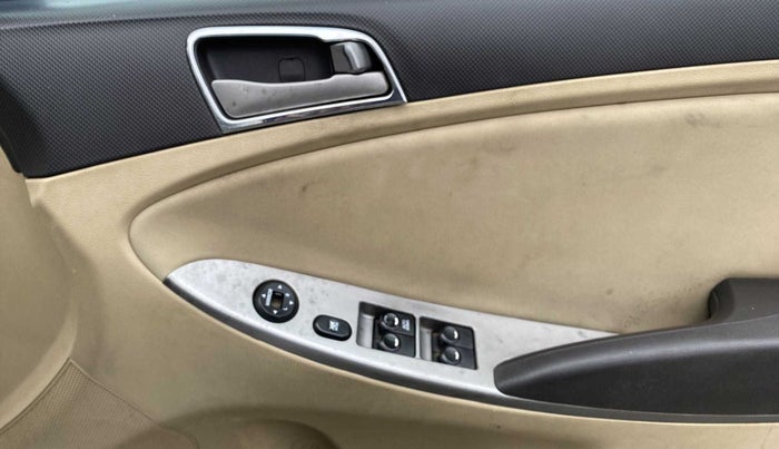 2016 Hyundai Verna FLUIDIC 4S 1.4 VTVT, Petrol, Manual, 58,781 km, Driver Side Door Panels Control